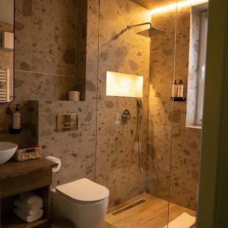 Ura E Kovacit Agrotourism Hotel
