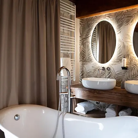 Ura E Kovacit Agrotourism Voskopojë