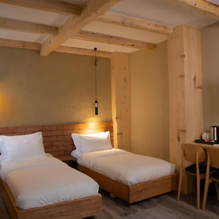 Ura E Kovacit Agrotourism Hotel Voskopoje