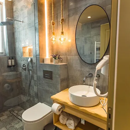 Ura E Kovacit Agrotourism Hotel *