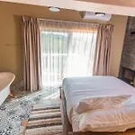 Ura E Kovacit Agrotourism Szálloda *