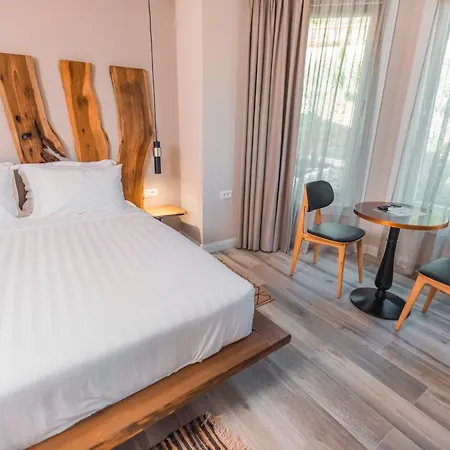 ホテル Ura E Kovacit Agrotourism *