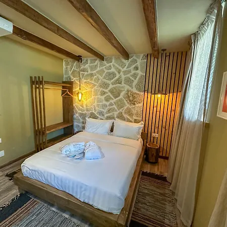 Ura E Kovacit & Agrotourism فندق Voskopojë