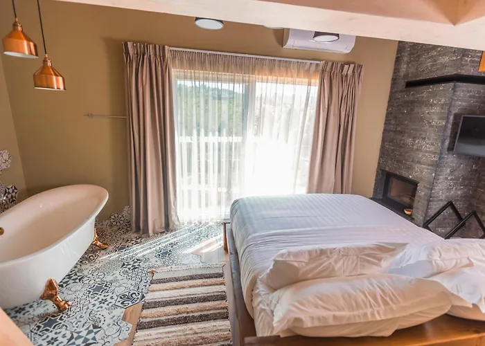 Ura E Kovacit Agrotourism Hotel *