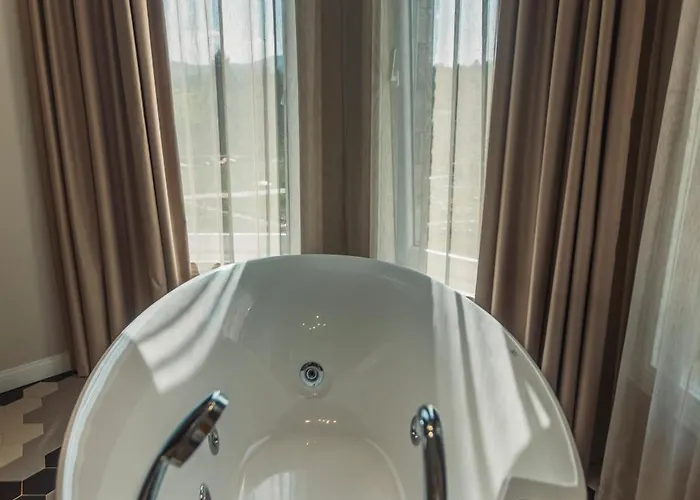 Hotel Ura E Kovacit Agrotourism Voskopojë