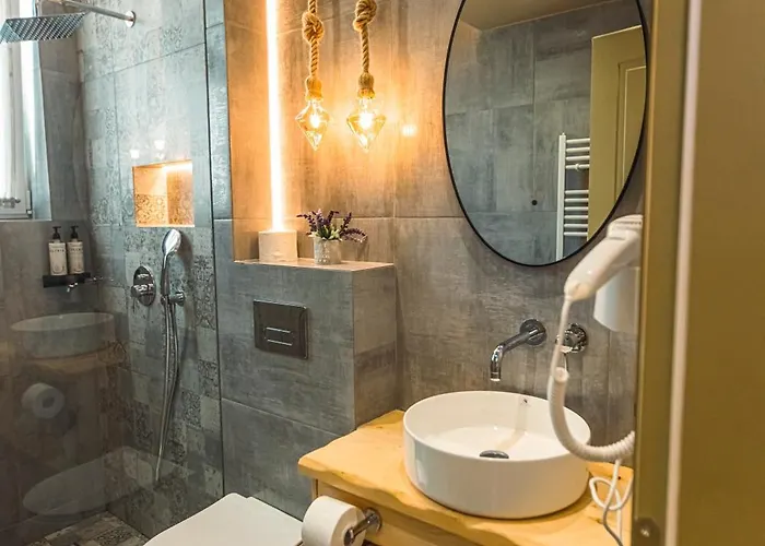 Ura E Kovacit Agrotourism Hotel *